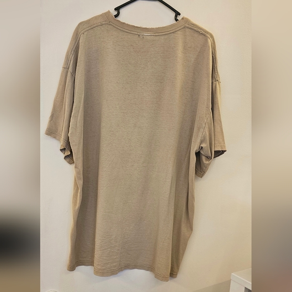 Vintage Nike Beige oversized  distressed t-shirt - Picture 2 of 2